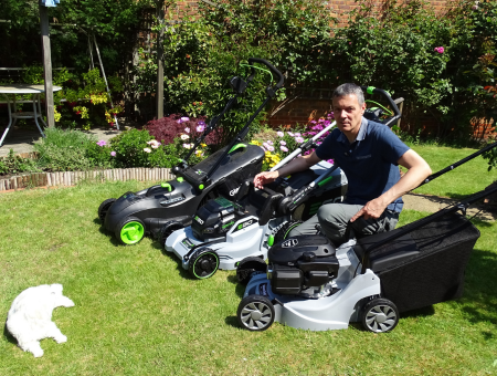 The Ultimate Guide to Choosing the Best Lawnmower in the UK
